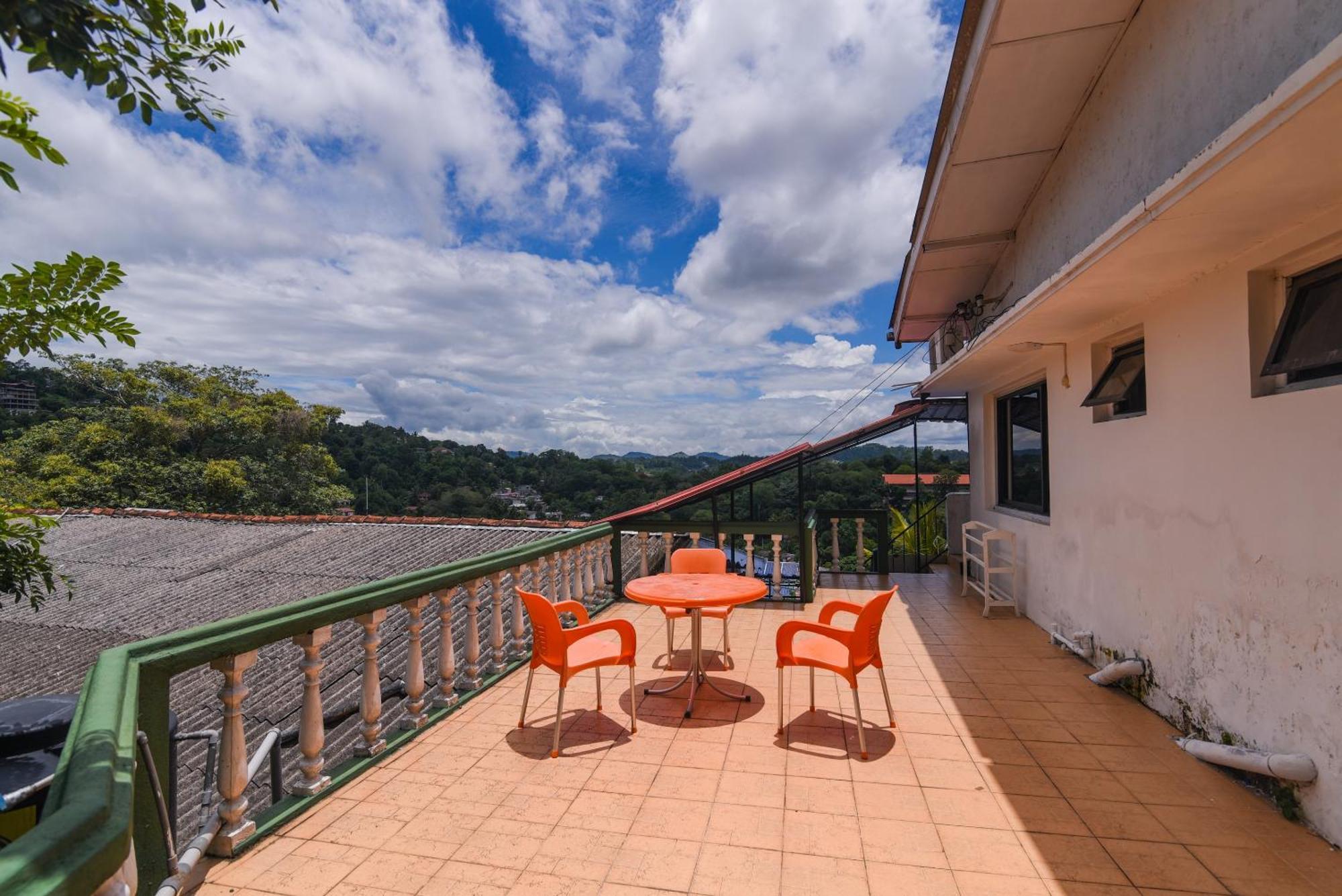 King Leisure Residence Kandy Buitenkant foto